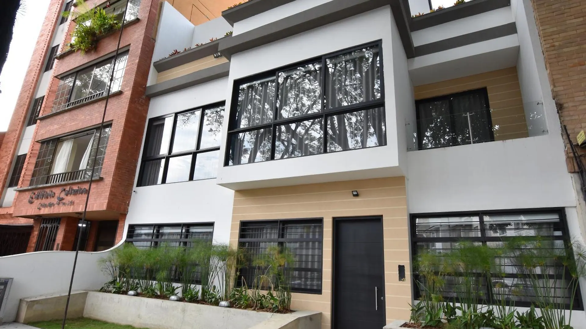 Granada Executive Suites Cali Apartman